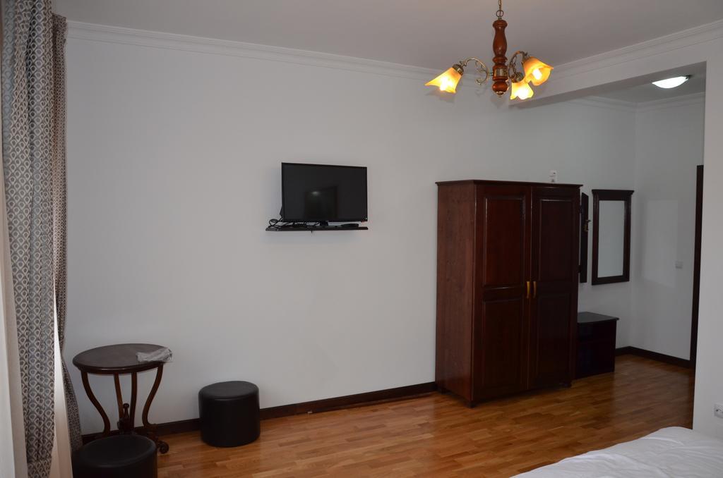 Pensiunea Zana Muntilor Piatra Fantanele Bagian luar foto