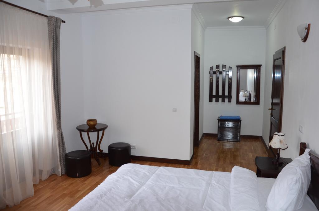 Pensiunea Zana Muntilor Piatra Fantanele Bagian luar foto
