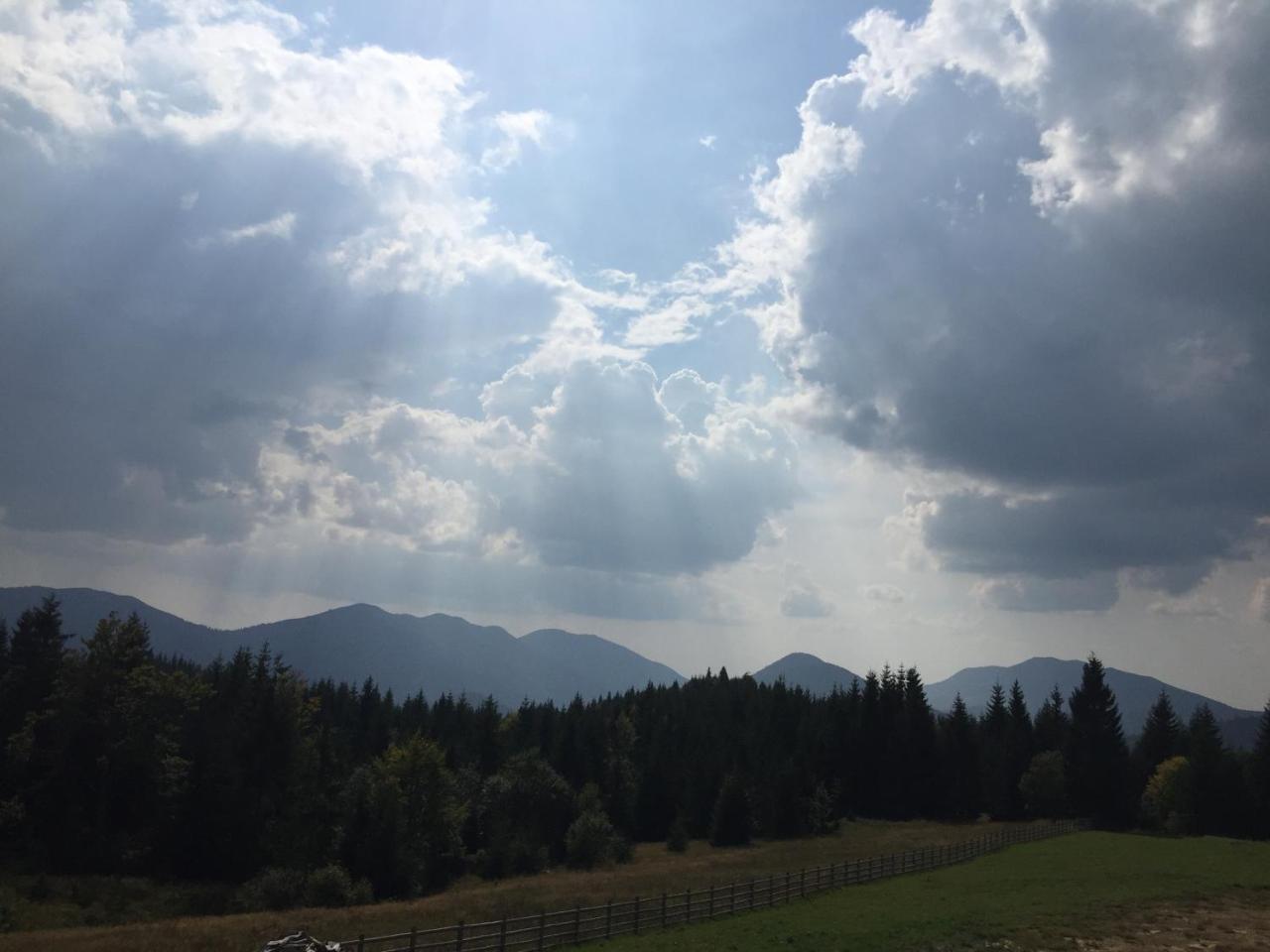Pensiunea Zana Muntilor Piatra Fantanele Bagian luar foto
