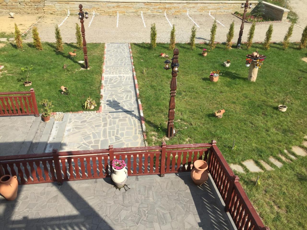Pensiunea Zana Muntilor Piatra Fantanele Bagian luar foto