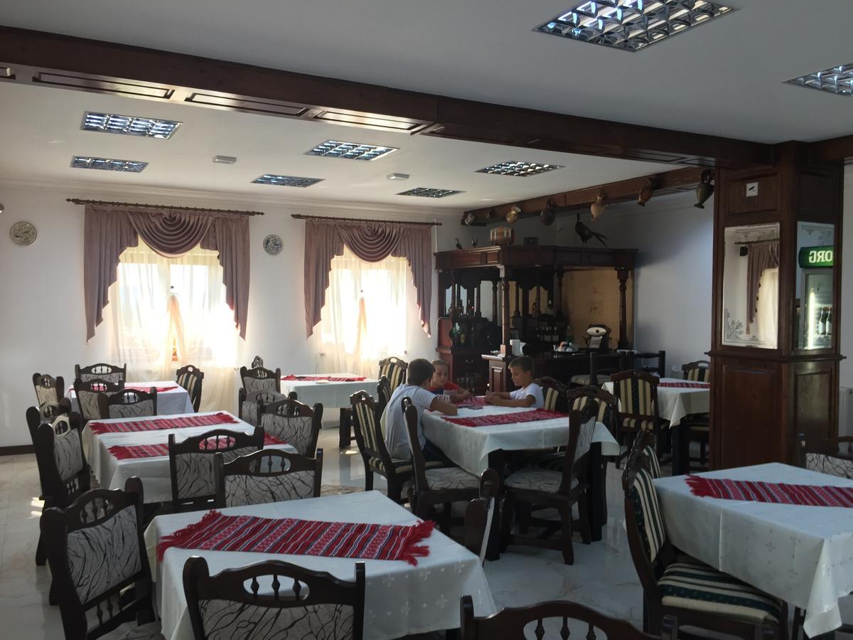 Pensiunea Zana Muntilor Piatra Fantanele Bagian luar foto