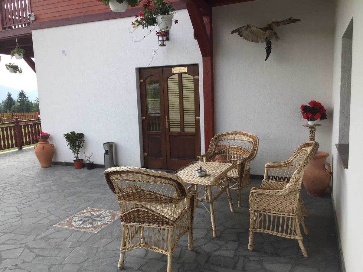 Pensiunea Zana Muntilor Piatra Fantanele Bagian luar foto
